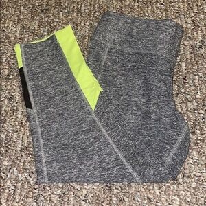 Women’s Pink Yoga Victoria Secret Capri Leggings